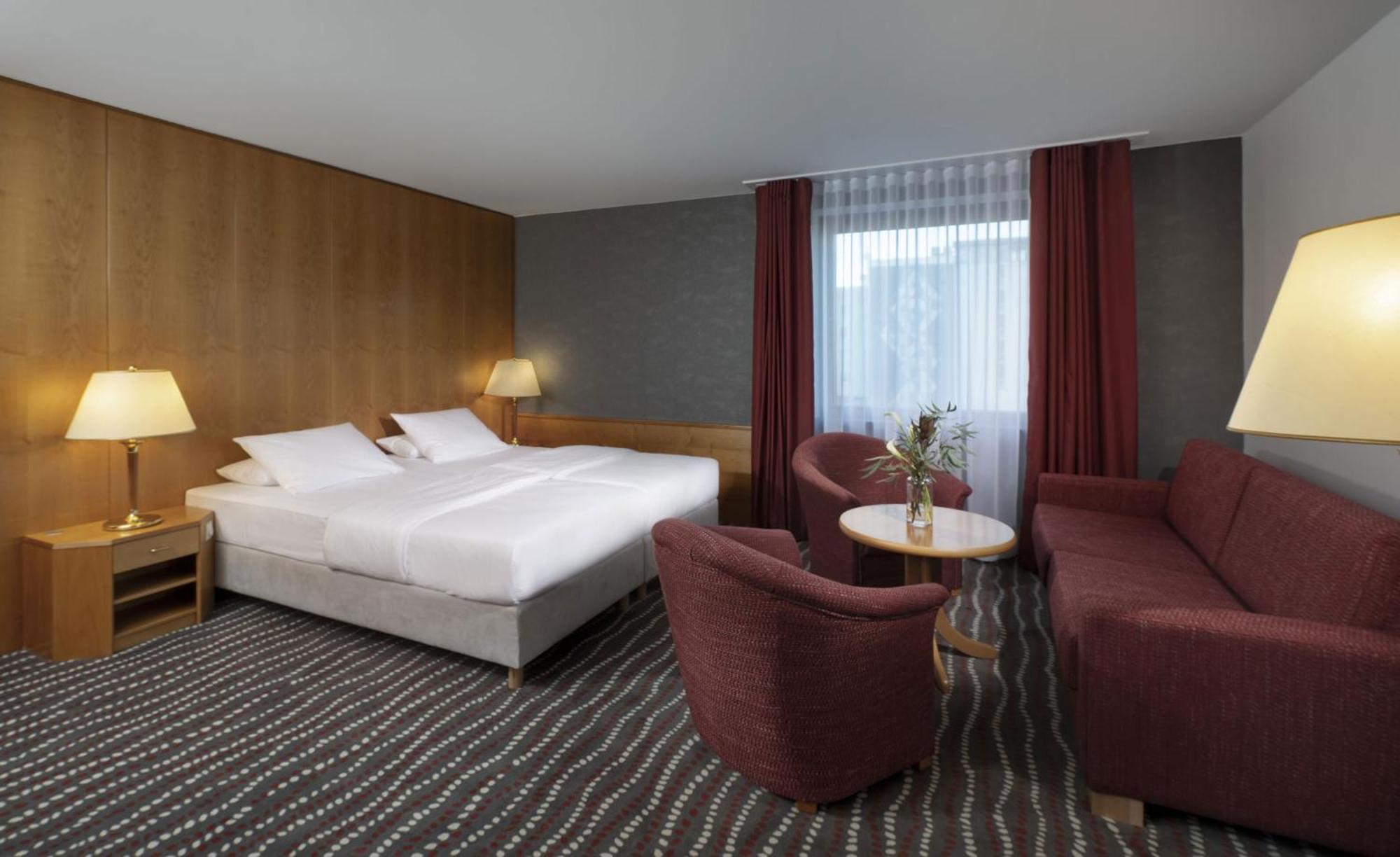 Maritim Hotel Magdeburg Exterior photo