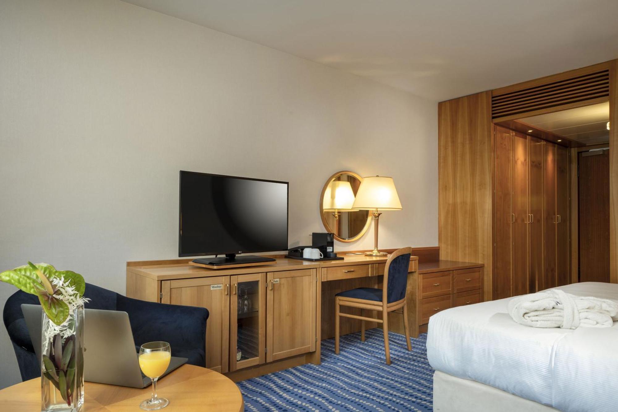 Maritim Hotel Magdeburg Exterior photo