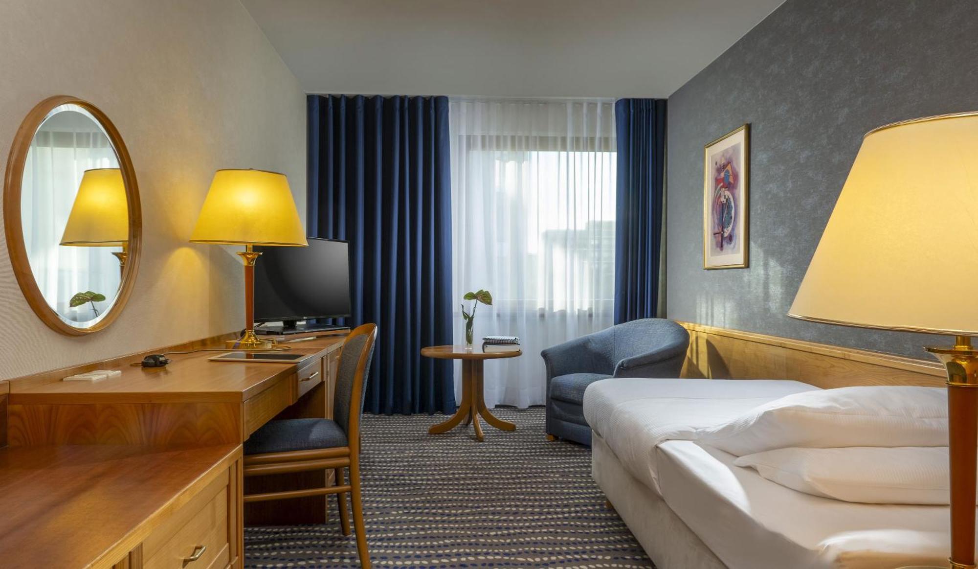 Maritim Hotel Magdeburg Exterior photo