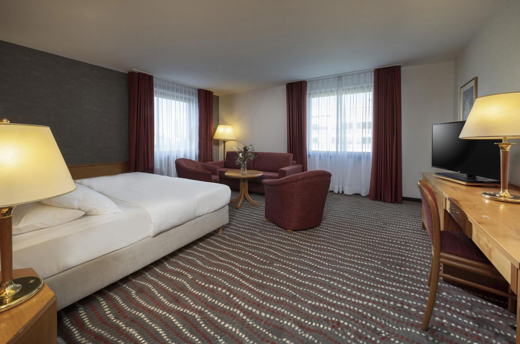 Maritim Hotel Magdeburg Exterior photo