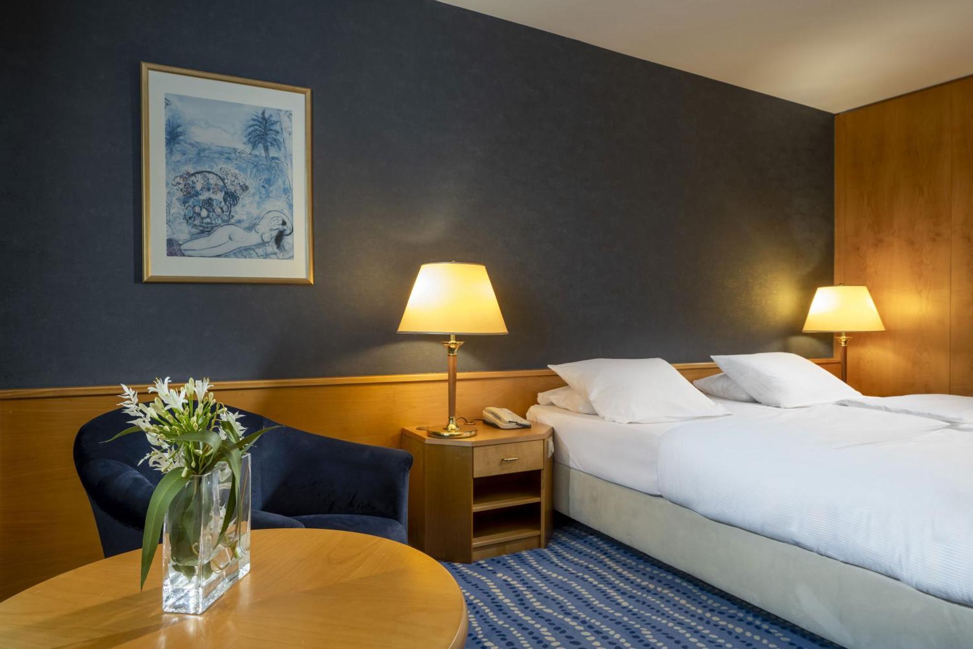 Maritim Hotel Magdeburg Exterior photo