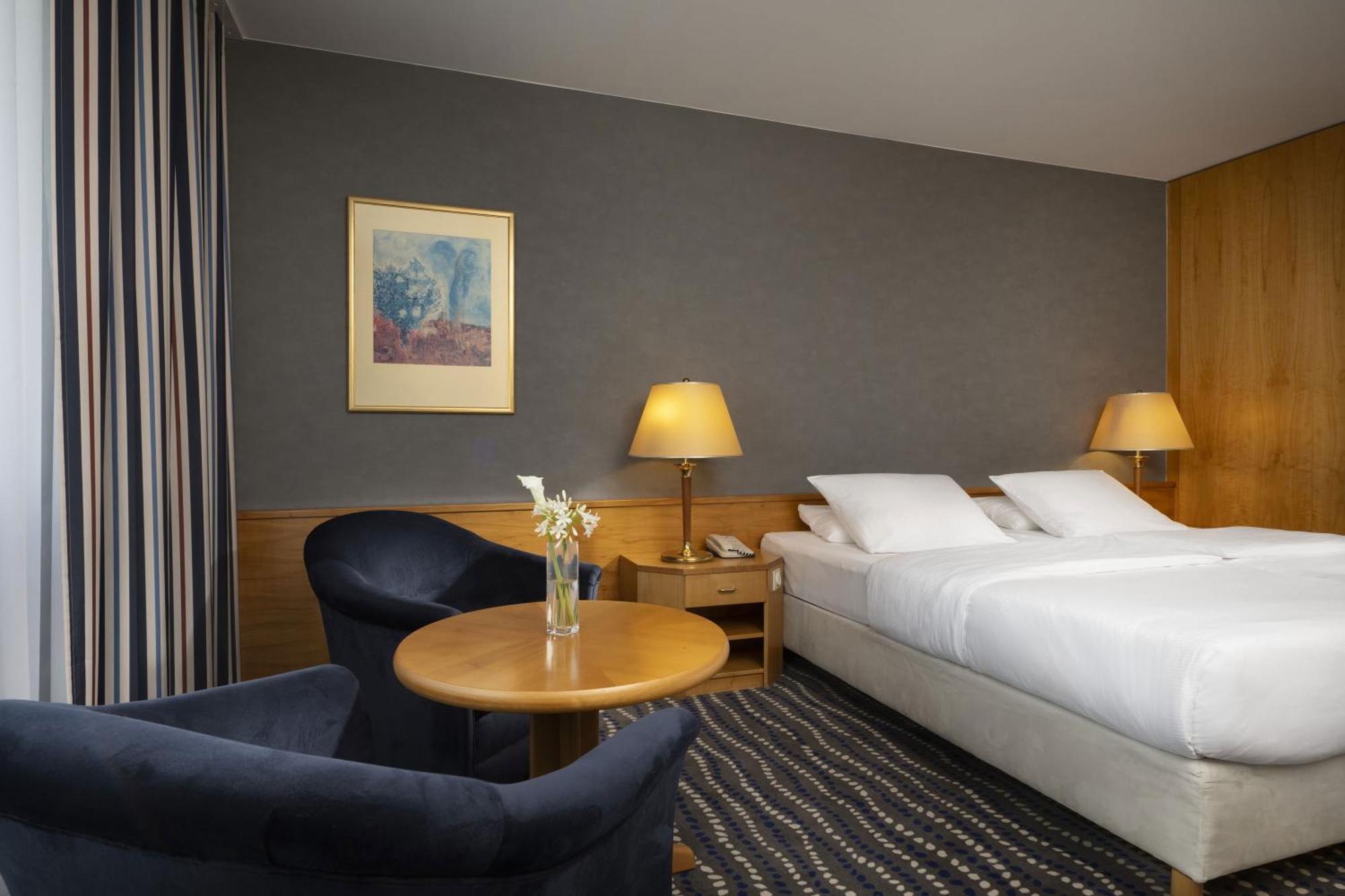 Maritim Hotel Magdeburg Exterior photo