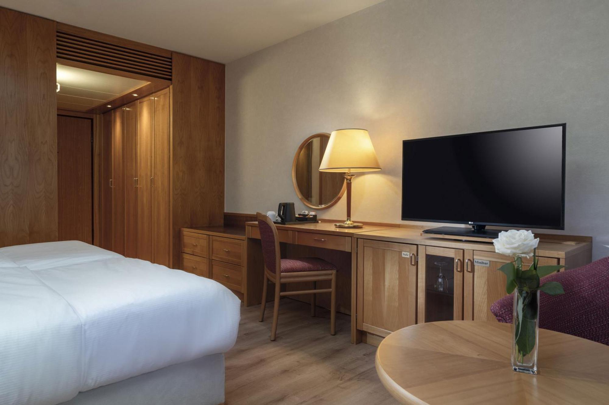 Maritim Hotel Magdeburg Exterior photo