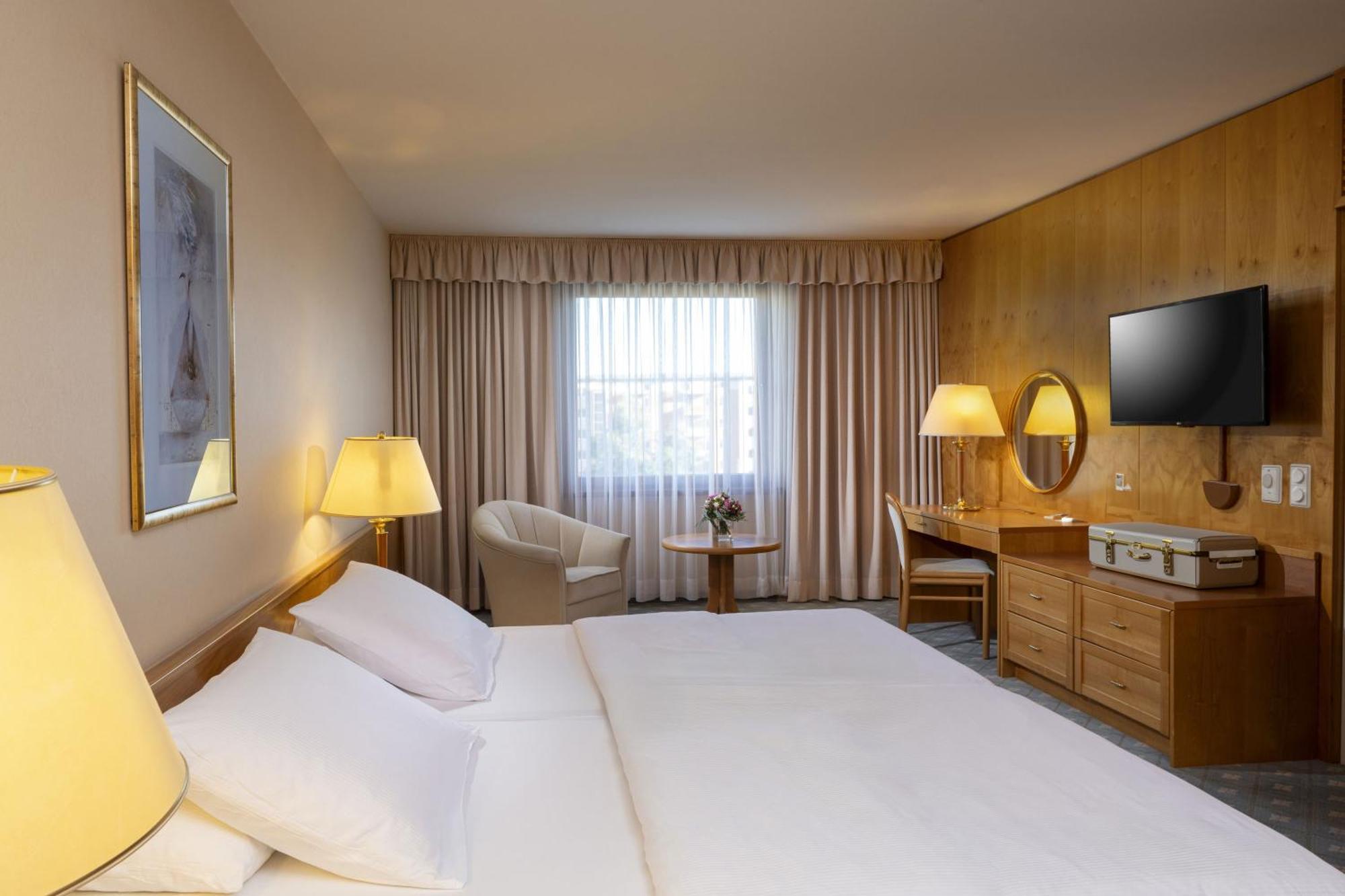 Maritim Hotel Magdeburg Exterior photo